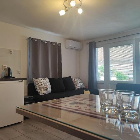 Apartamento Apartman Luka Vodice Exterior foto