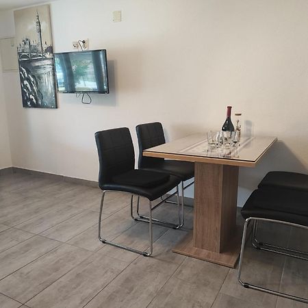 Apartamento Apartman Luka Vodice Exterior foto