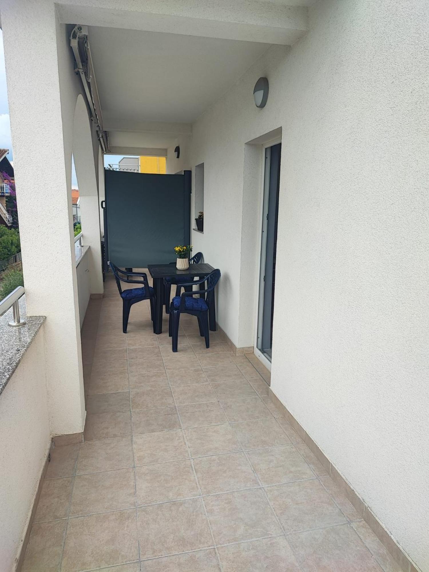Apartamento Apartman Luka Vodice Exterior foto