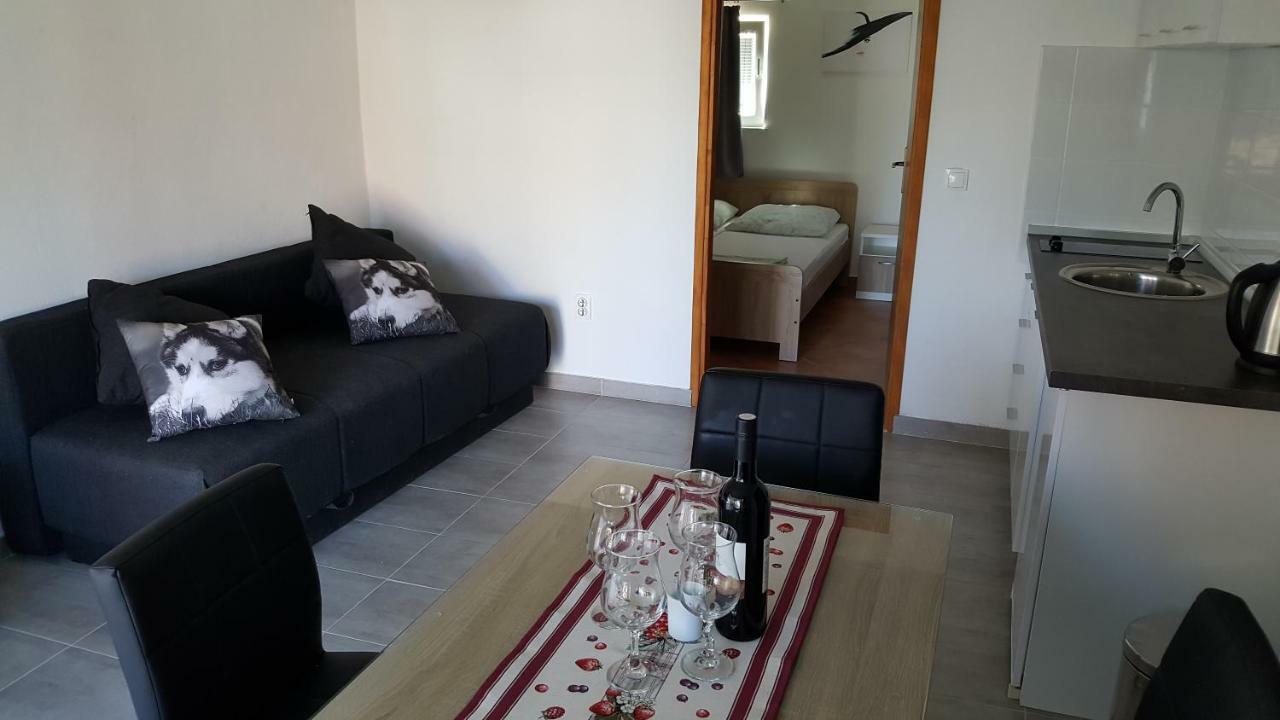 Apartamento Apartman Luka Vodice Exterior foto
