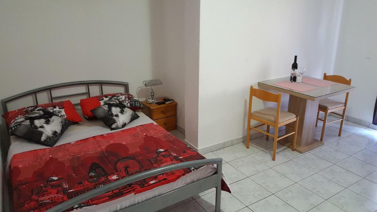 Apartamento Apartman Luka Vodice Exterior foto