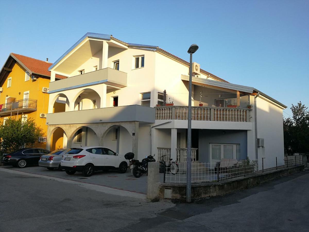 Apartamento Apartman Luka Vodice Exterior foto